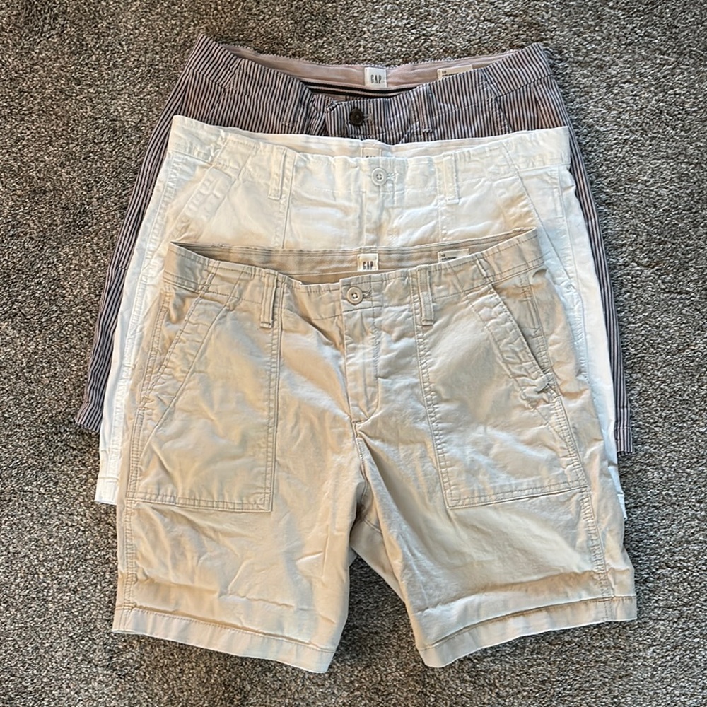 GAP Three Pack Girlfriend Chino 8” Shorts
